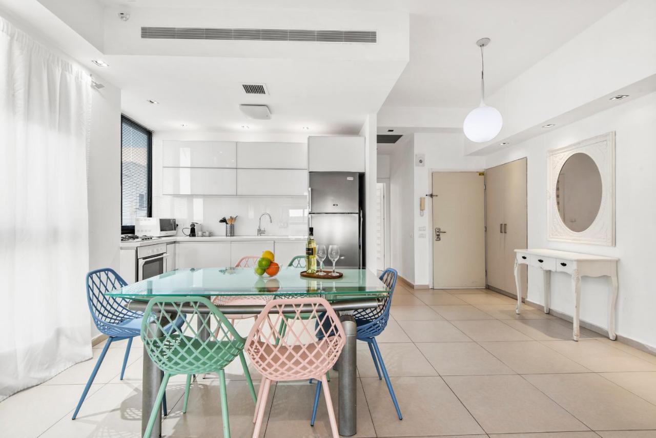 Glorious Renovated Apartment On Top Of The Beach Tel Aviv Exteriér fotografie