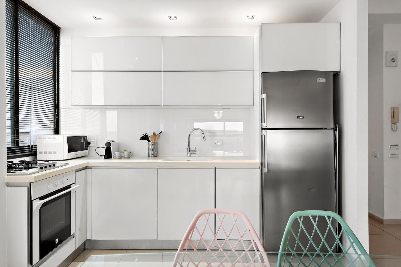 Glorious Renovated Apartment On Top Of The Beach Tel Aviv Exteriér fotografie